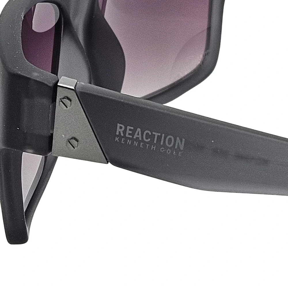 Kenneth Cole Reaction brand kenneth